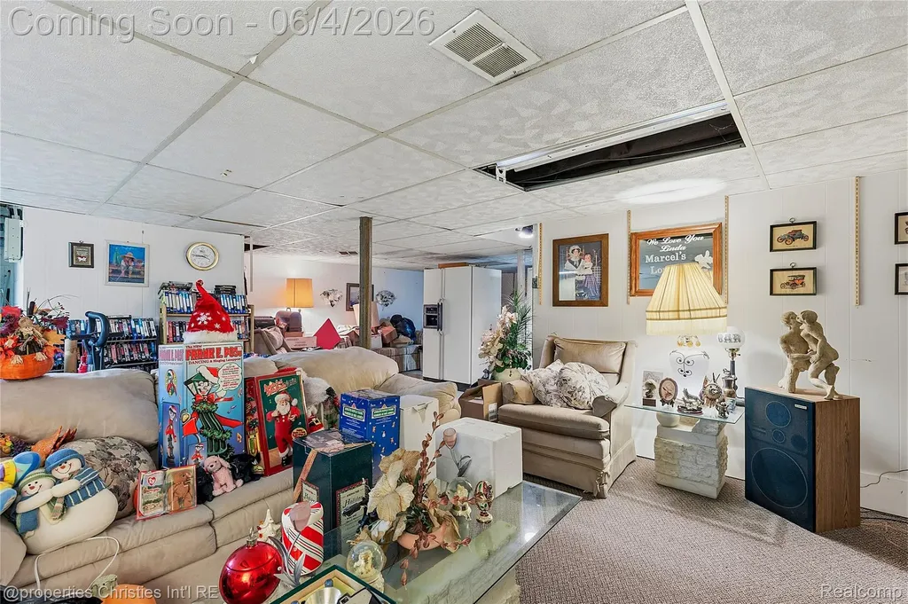 9610 Norborne Redford Charter Township MI 48239