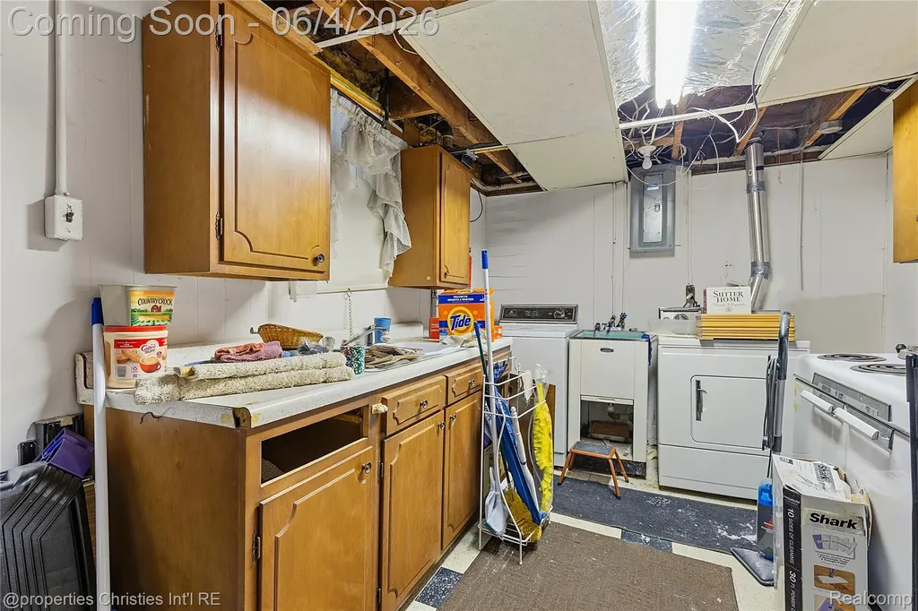 9610 Norborne Redford Charter Township MI 48239