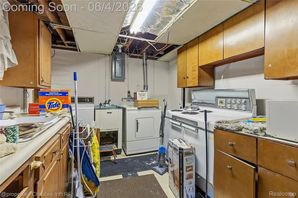 9610 Norborne Redford Charter Township MI 48239