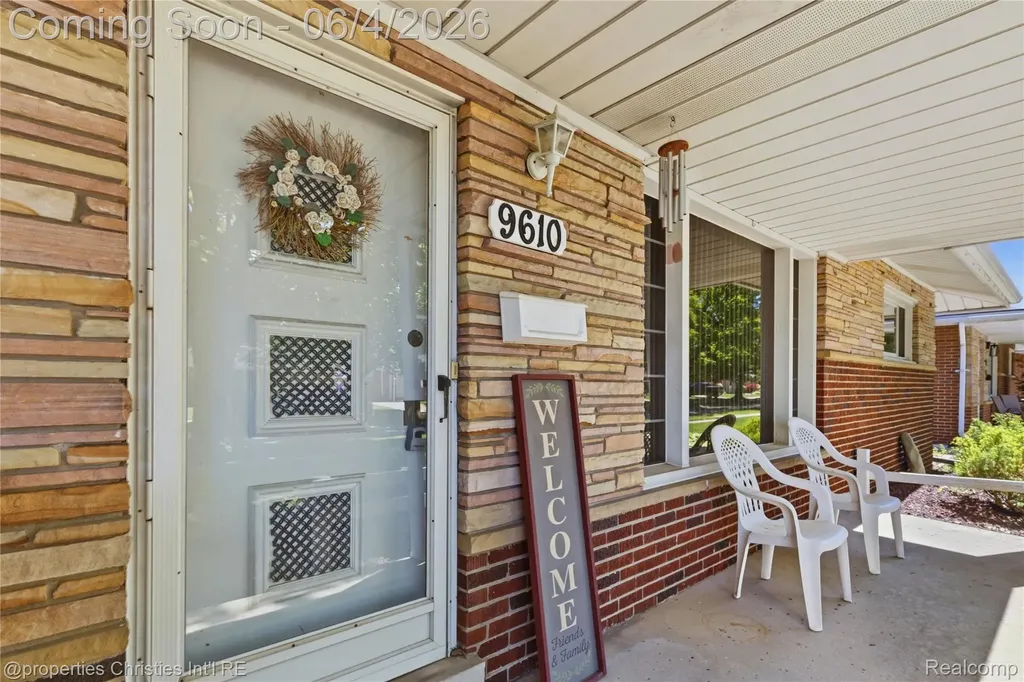 9610 Norborne Redford Charter Township MI 48239