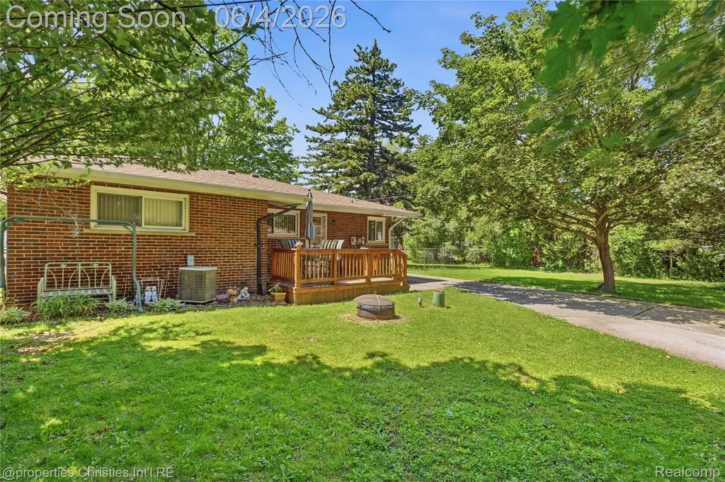 9610 Norborne Redford Charter Township MI 48239