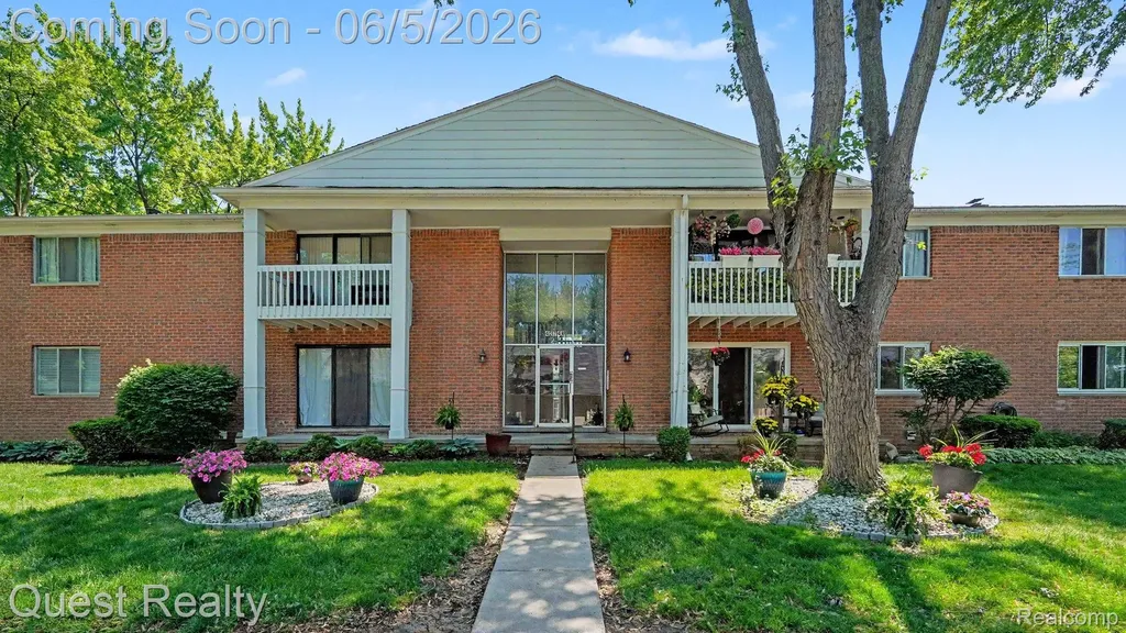 42744 Sheldon Place Clinton Charter Township MI 48038