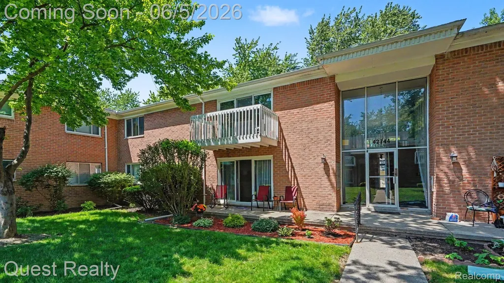 42744 Sheldon Place Clinton Charter Township MI 48038