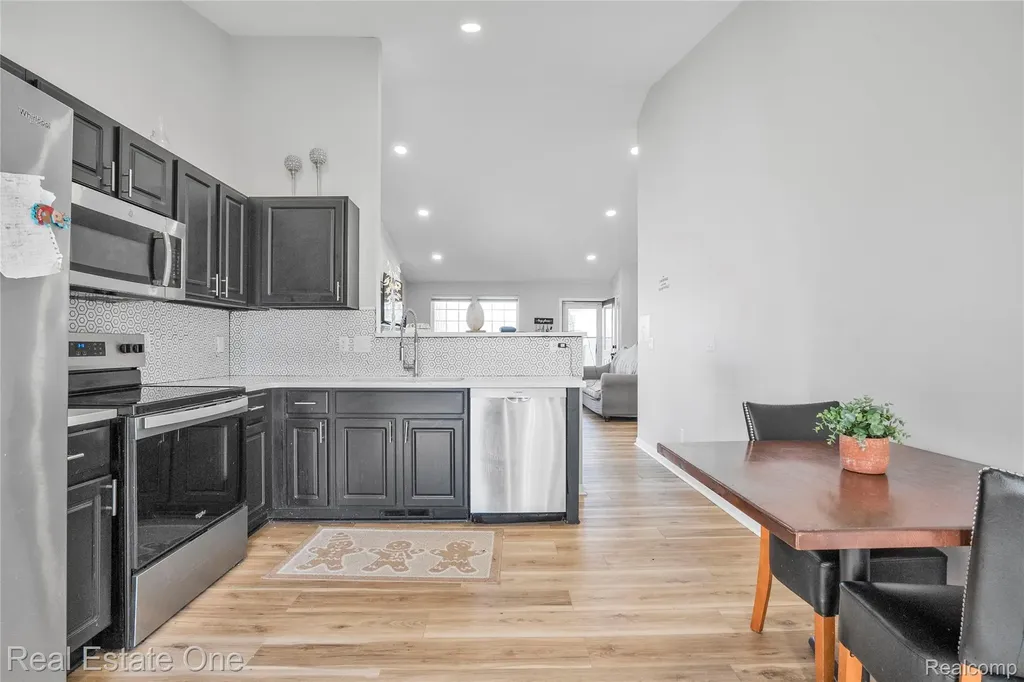 1575 Pebble Beach Drive Pontiac City MI 48340