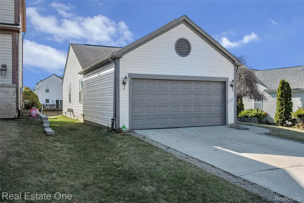 1575 Pebble Beach Drive Pontiac City MI 48340
