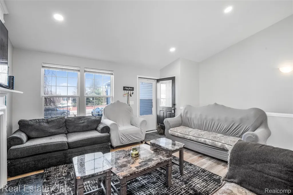1575 Pebble Beach Drive Pontiac City MI 48340