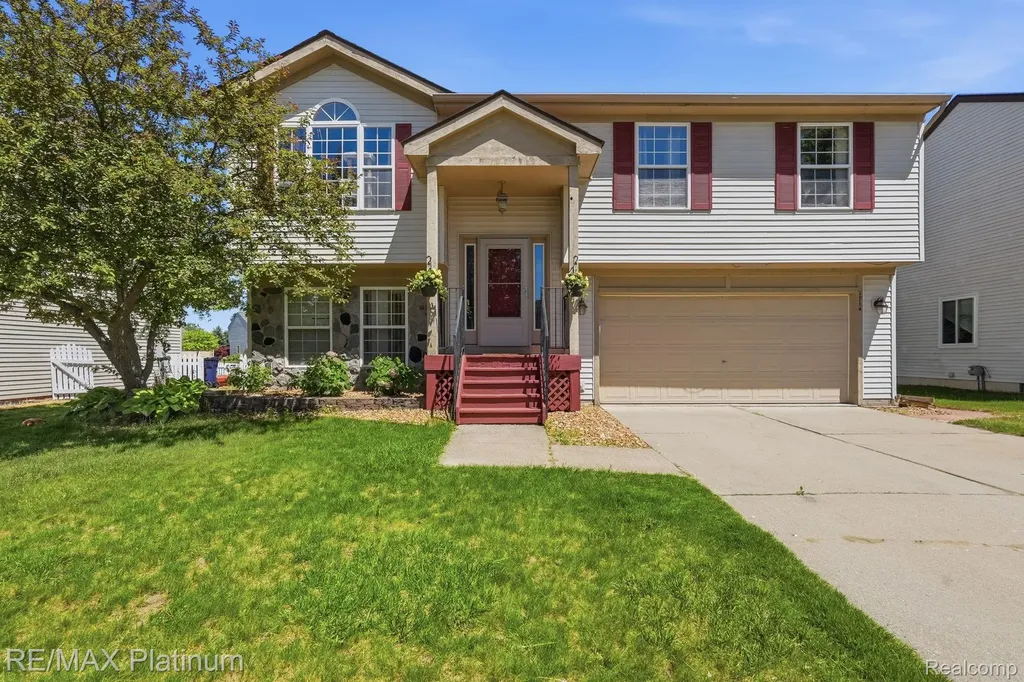 1714 Newgate Lane Hartland Township MI 48843