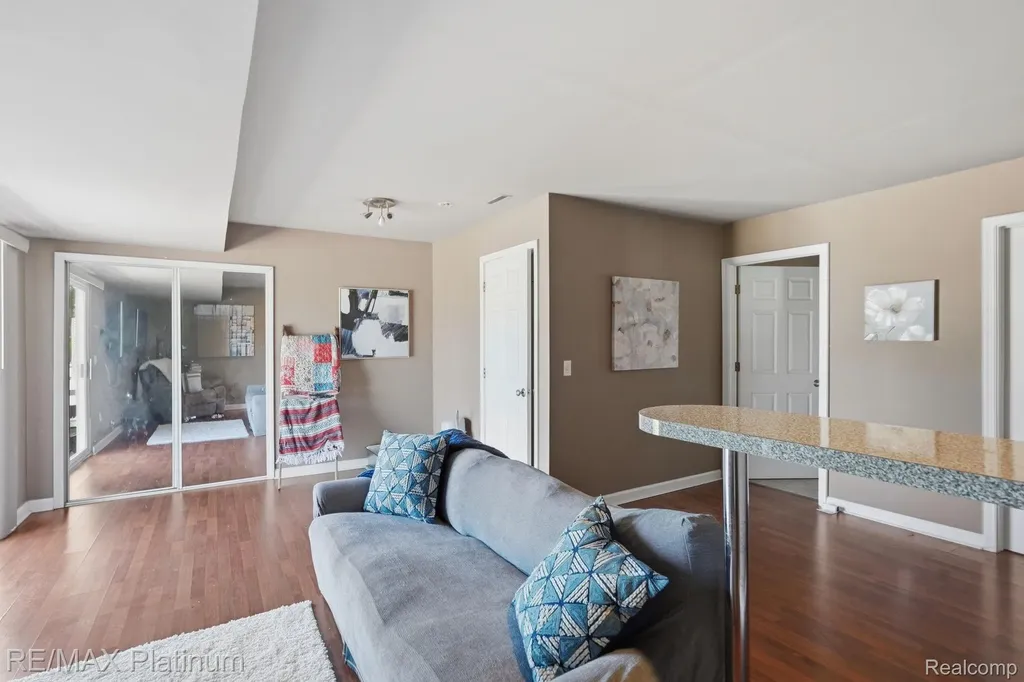 1714 Newgate Lane Hartland Township MI 48843