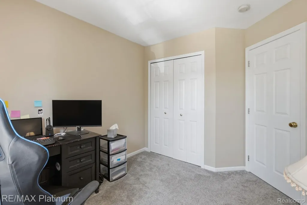 1714 Newgate Lane Hartland Township MI 48843