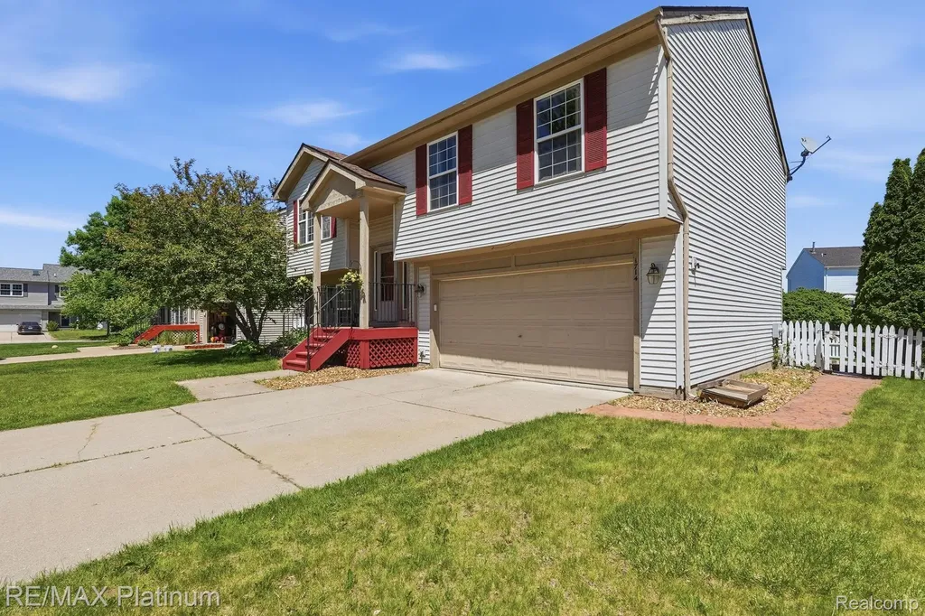 1714 Newgate Lane Hartland Township MI 48843