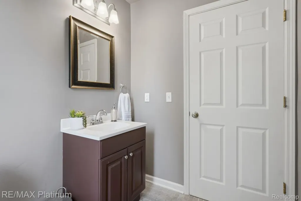 1714 Newgate Lane Hartland Township MI 48843