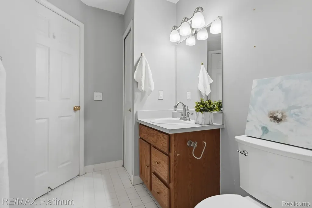 1714 Newgate Lane Hartland Township MI 48843