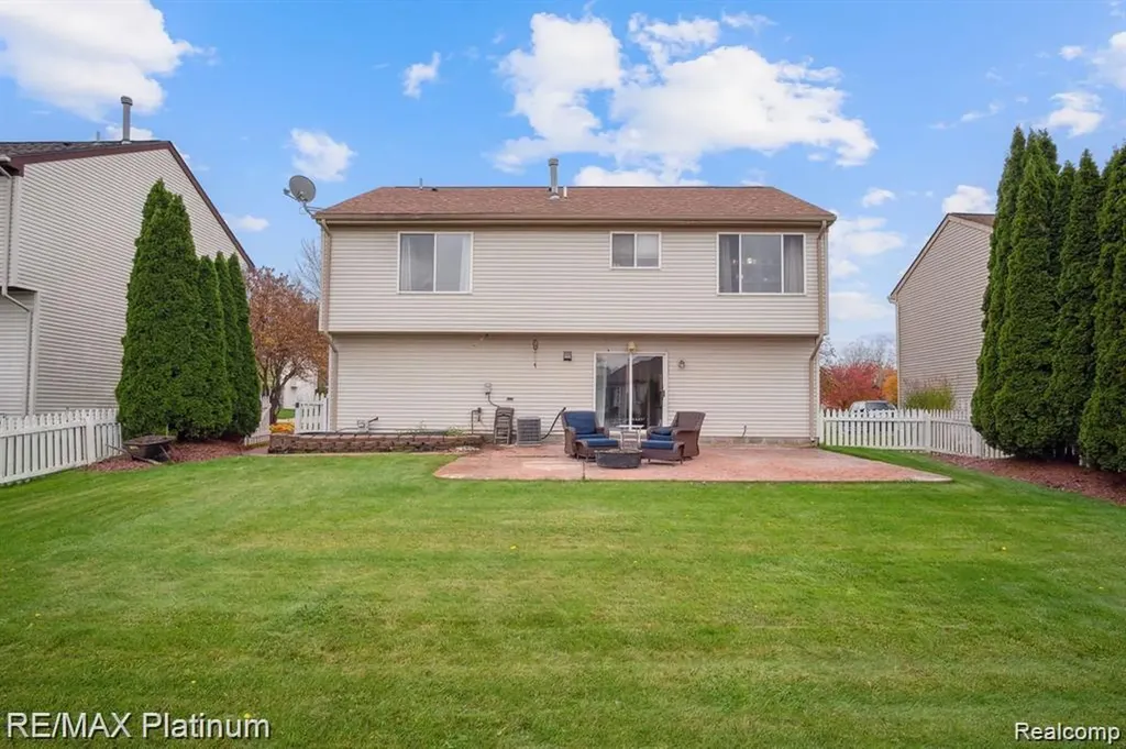 1714 Newgate Lane Hartland Township MI 48843