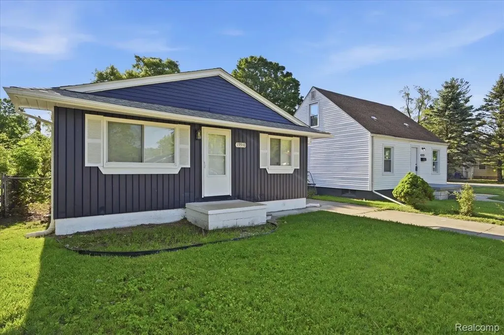 19910 Seminole Redford Charter Township MI 48240