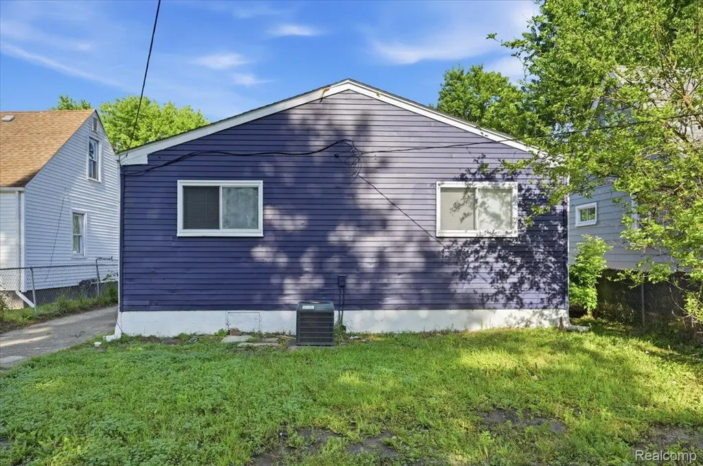 19910 Seminole Redford Charter Township MI 48240