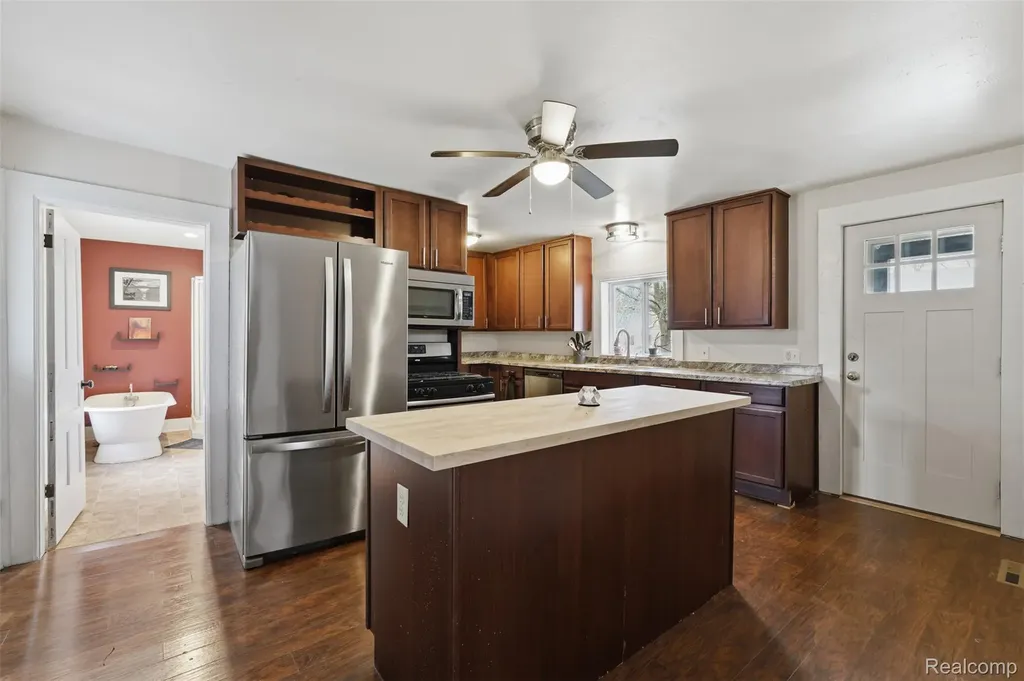 502 E Logan Street Tecumseh City MI 49286