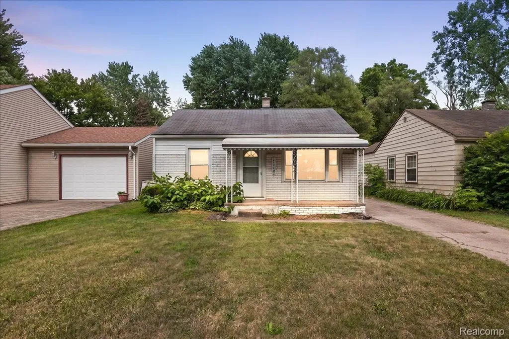 21212 Rensselaer Street Farmington Hills City MI 48336