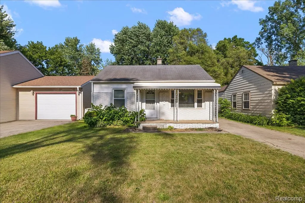 21212 Rensselaer Street Farmington Hills City MI 48336