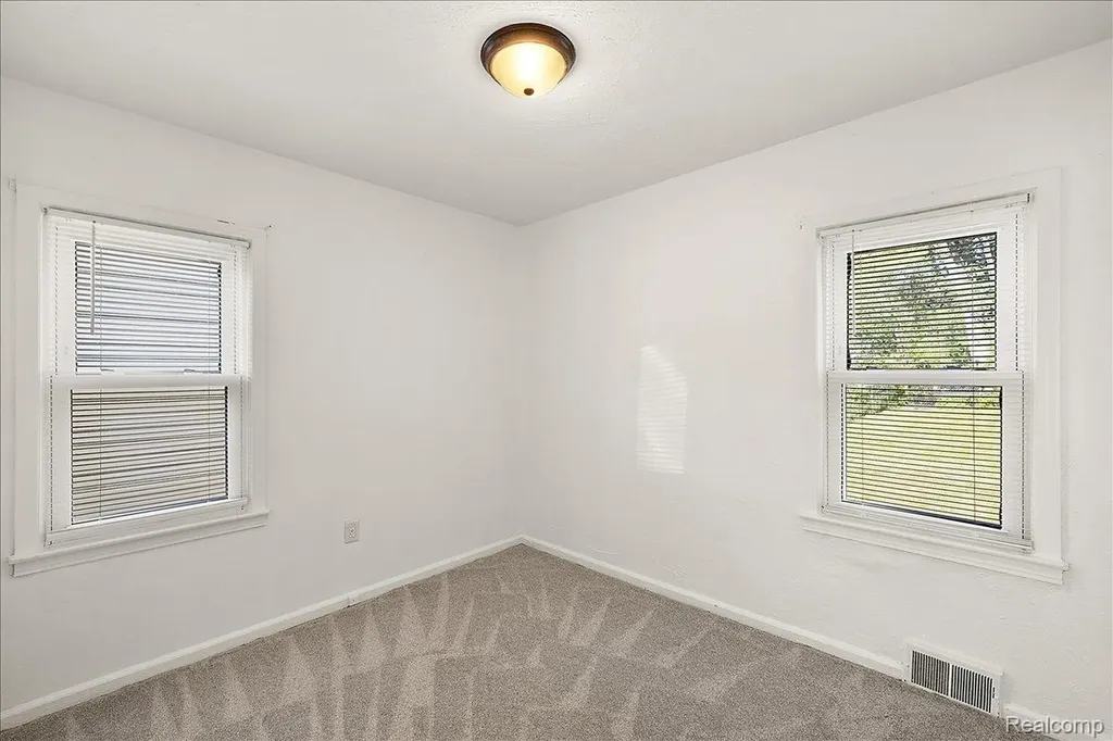 21212 Rensselaer Street Farmington Hills City MI 48336