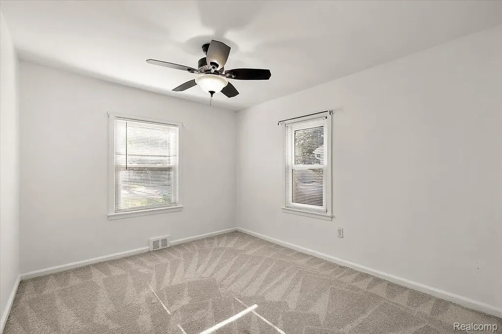 21212 Rensselaer Street Farmington Hills City MI 48336