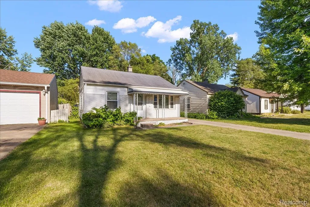 21212 Rensselaer Street Farmington Hills City MI 48336