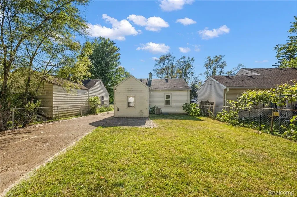 21212 Rensselaer Street Farmington Hills City MI 48336