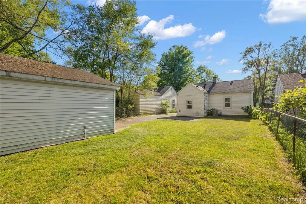21212 Rensselaer Street Farmington Hills City MI 48336