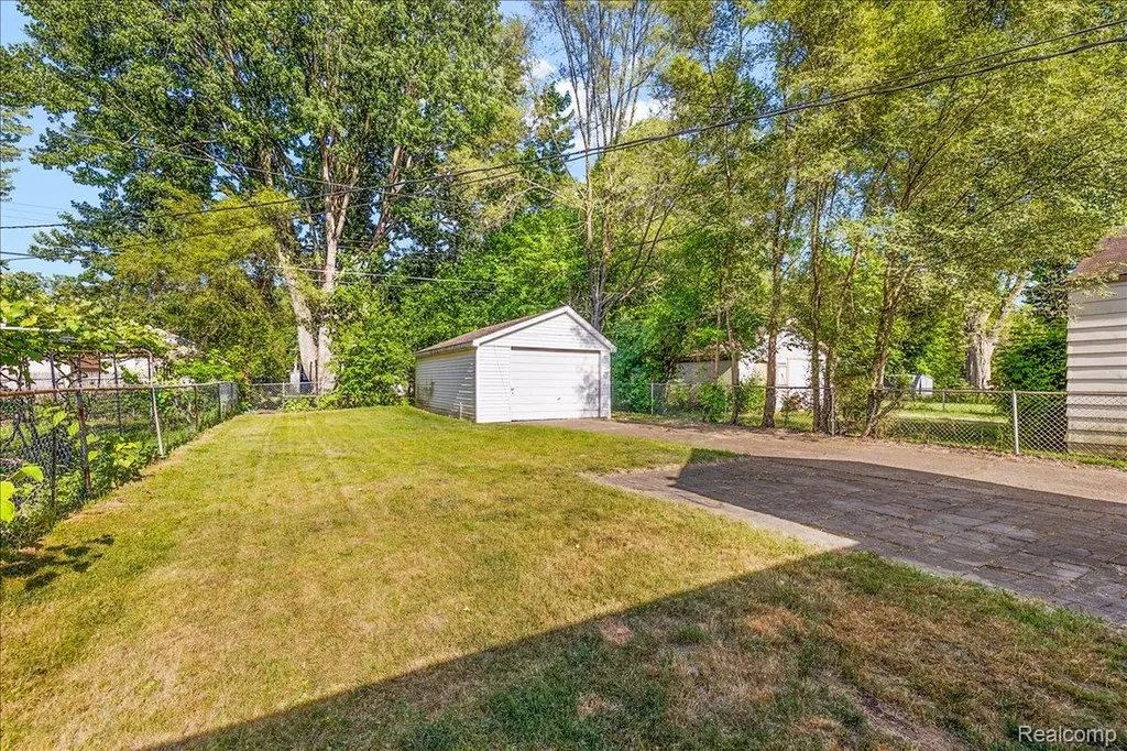 21212 Rensselaer Street Farmington Hills City MI 48336