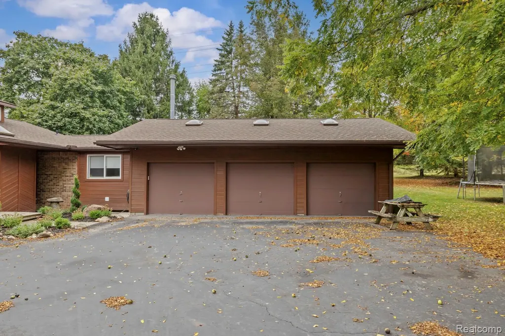 6060 Vreeland Road Superior Charter Township MI 48198