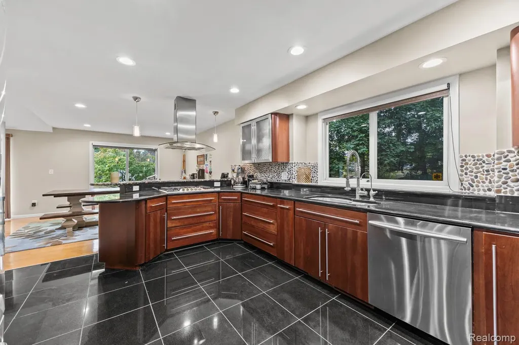 6060 Vreeland Road Superior Charter Township MI 48198