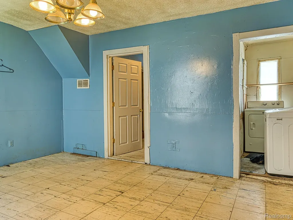 1246 Junction Street Detroit City MI 48209