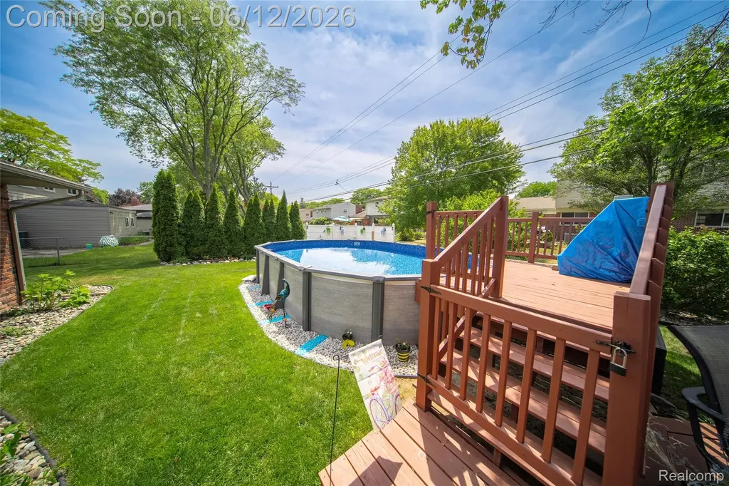 18481 Westbrook Drive Livonia City MI 48152