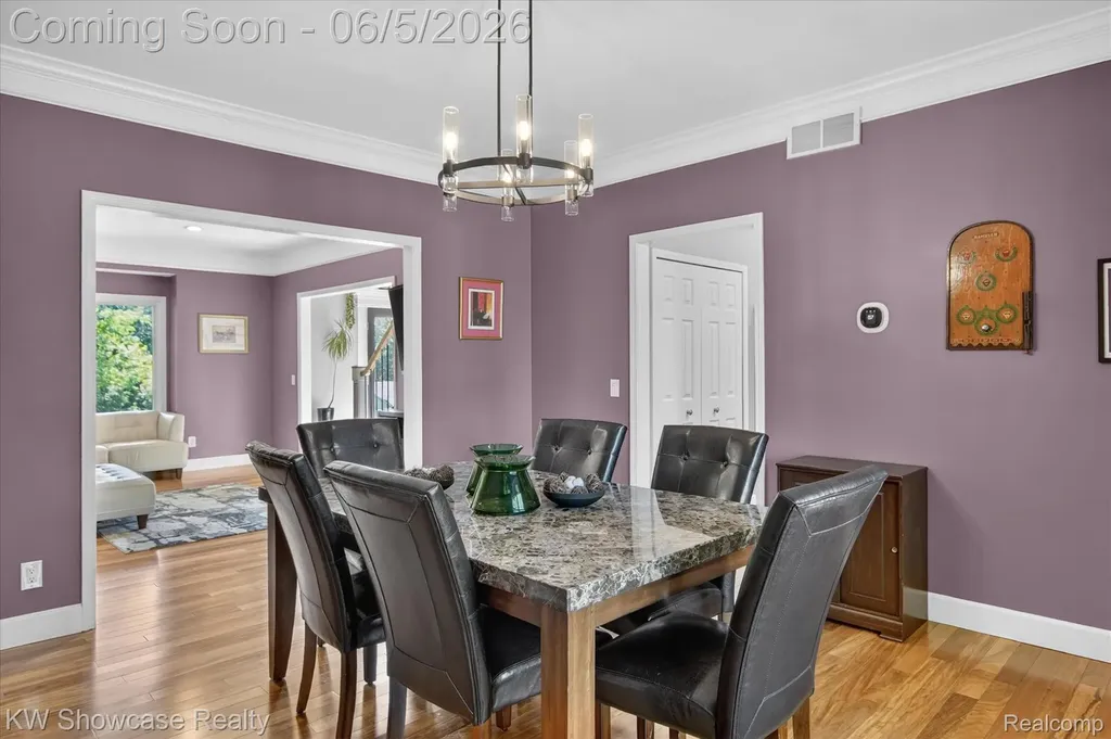 6220 Whispering Meadows Drive White Lake Charter Township MI 48383
