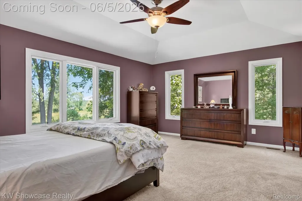6220 Whispering Meadows Drive White Lake Charter Township MI 48383