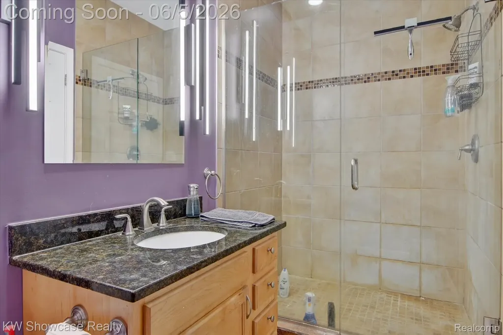 6220 Whispering Meadows Drive White Lake Charter Township MI 48383