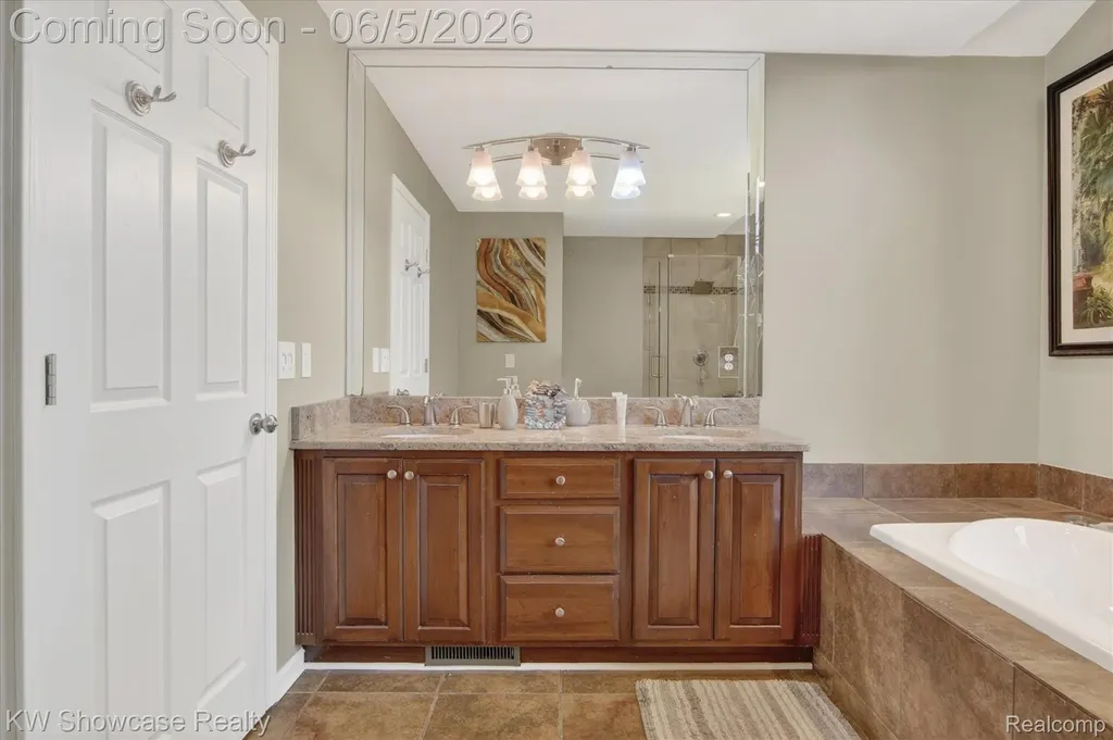 6220 Whispering Meadows Drive White Lake Charter Township MI 48383