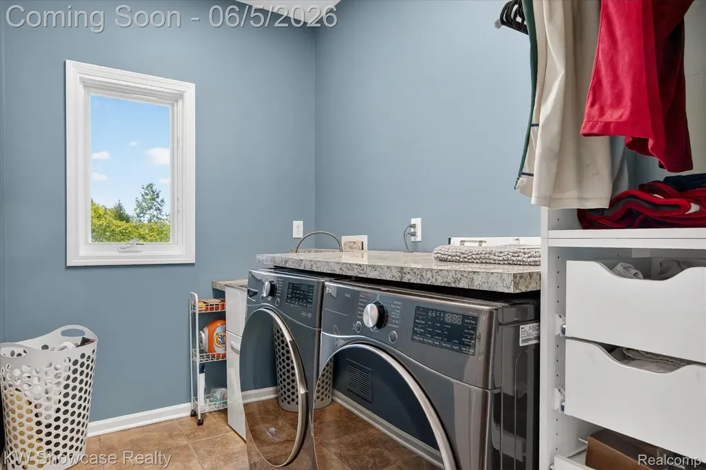 6220 Whispering Meadows Drive White Lake Charter Township MI 48383