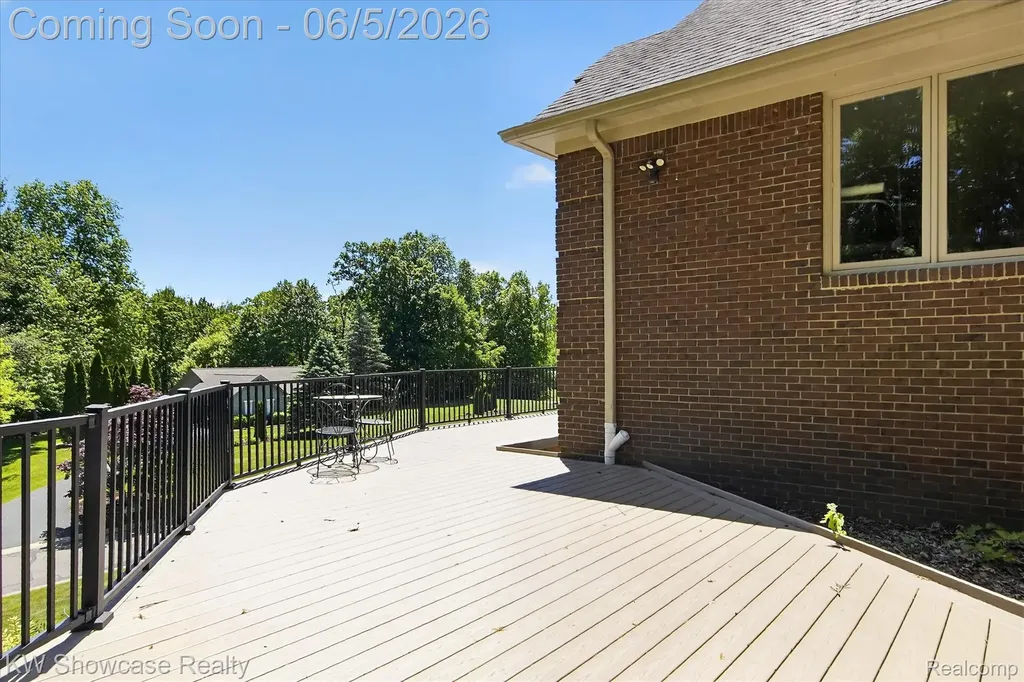 6220 Whispering Meadows Drive White Lake Charter Township MI 48383