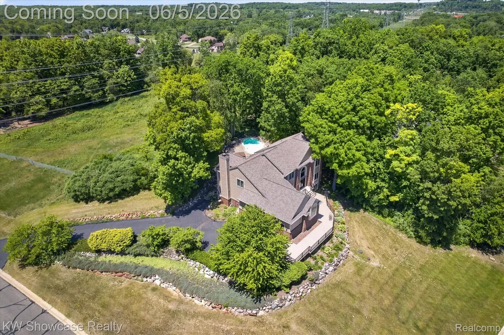 6220 Whispering Meadows Drive White Lake Charter Township MI 48383
