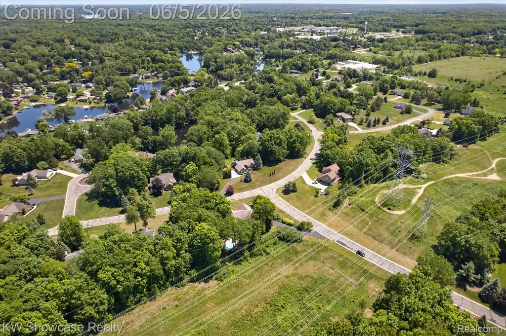 6220 Whispering Meadows Drive White Lake Charter Township MI 48383