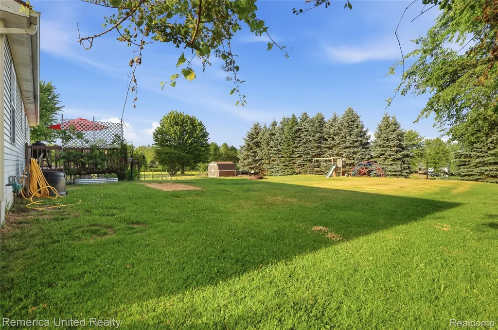 15489 Bird Road Argentine Township MI 48451