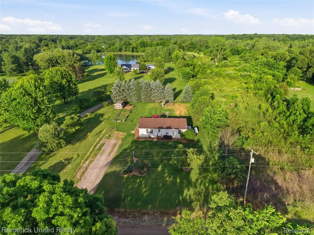 15489 Bird Road Argentine Township MI 48451