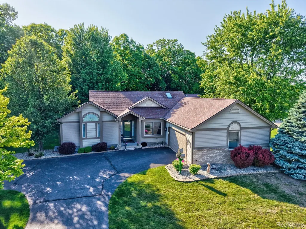 3433 Pinemeadow Court Richfield Township MI 48423