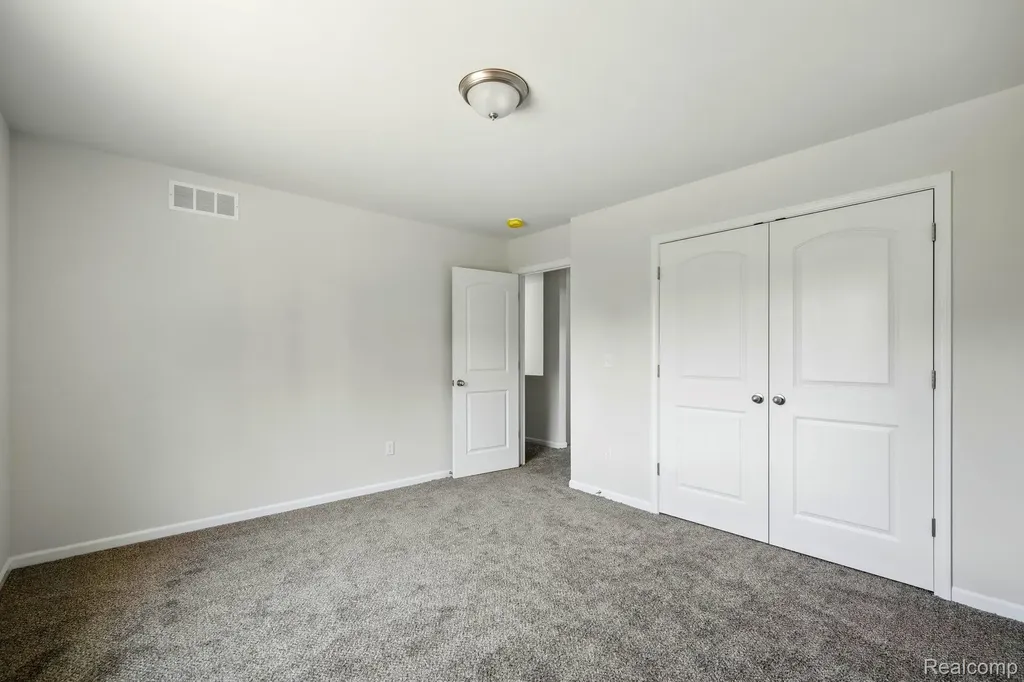 5751 Copper Tree Park Waterford Charter Township MI 48327