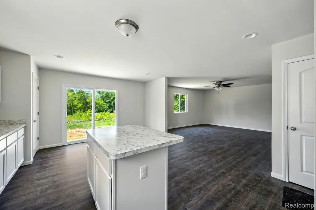5751 Copper Tree Park Waterford Charter Township MI 48327