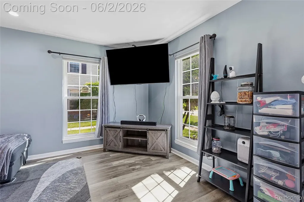 15794 Charleston Drive Clinton Charter Township MI 48038