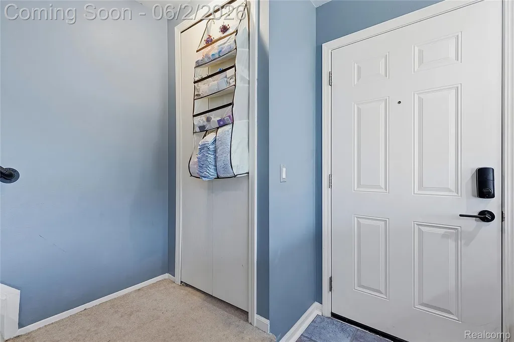 15794 Charleston Drive Clinton Charter Township MI 48038