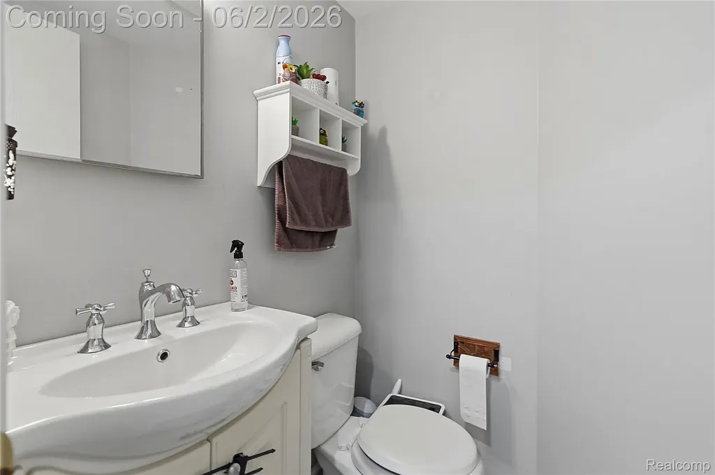 15794 Charleston Drive Clinton Charter Township MI 48038