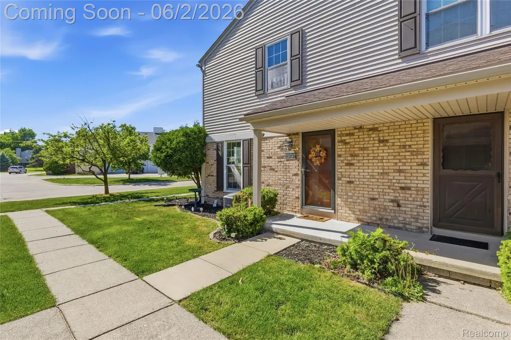 15794 Charleston Drive Clinton Charter Township MI 48038