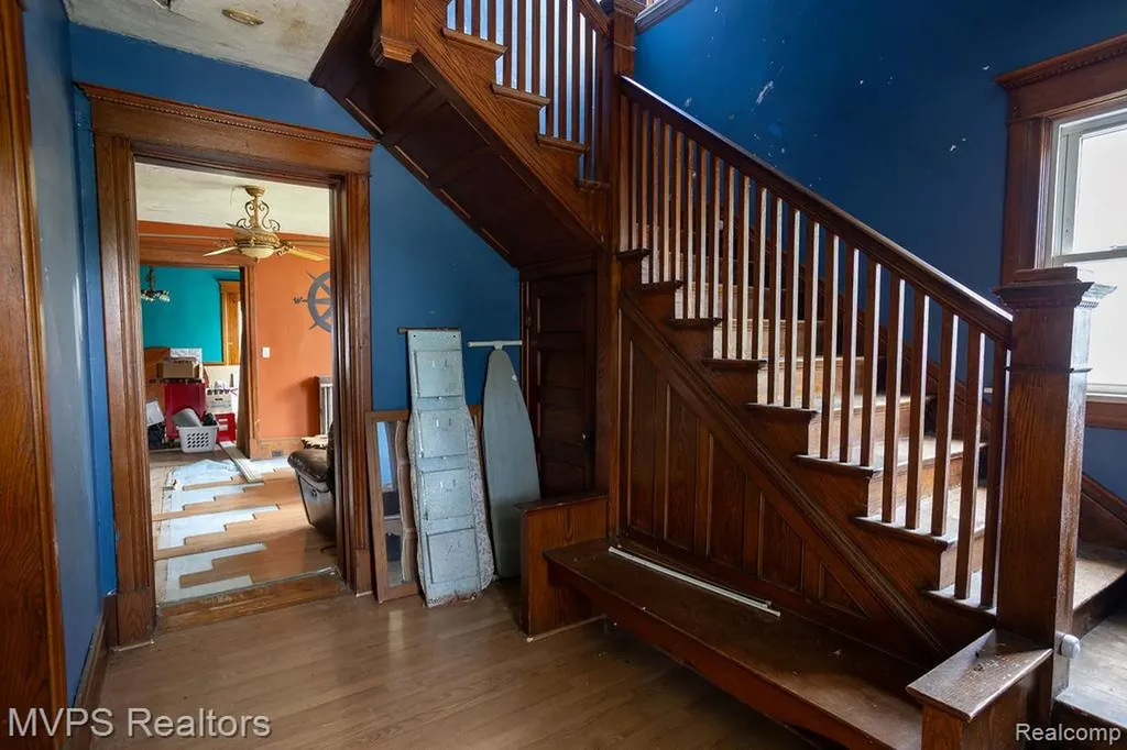 126 Clinton Street Mt. Clemens City MI 48043